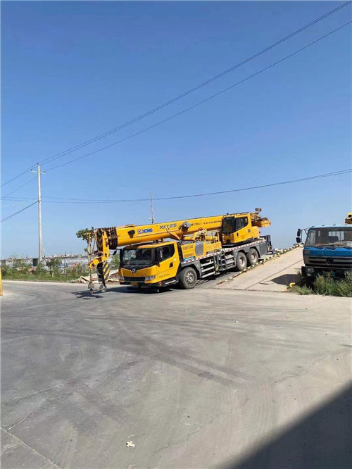 洛扎县吊车作业时，可能会产生哪些额外收费项目？